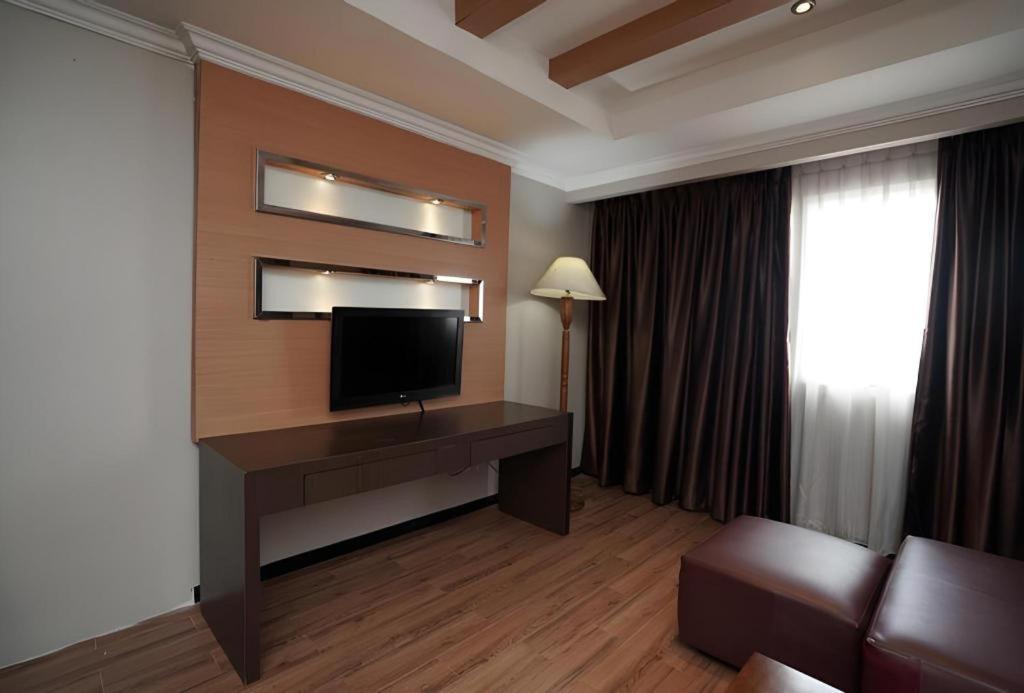 Grand Antares Hotel Medan Exterior foto